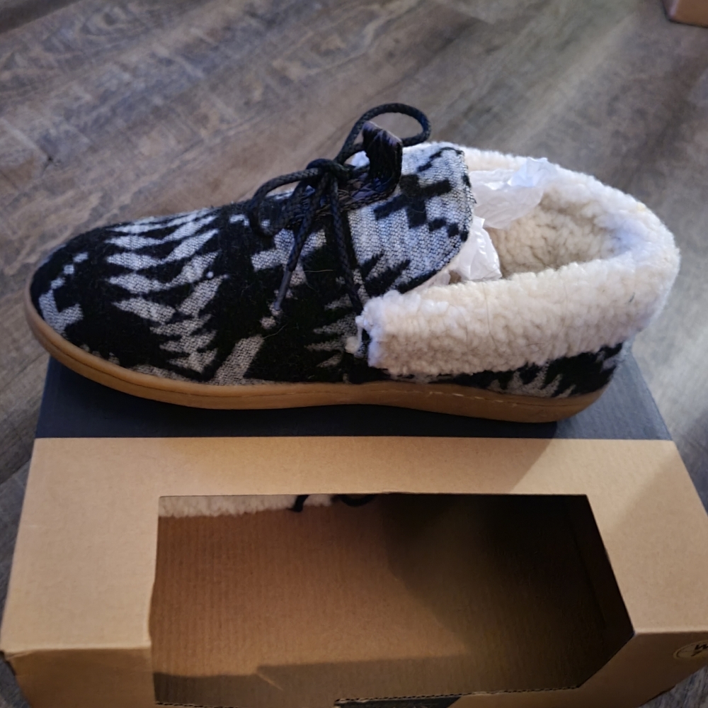 Pendleton Slippers FIRM ON PRICE